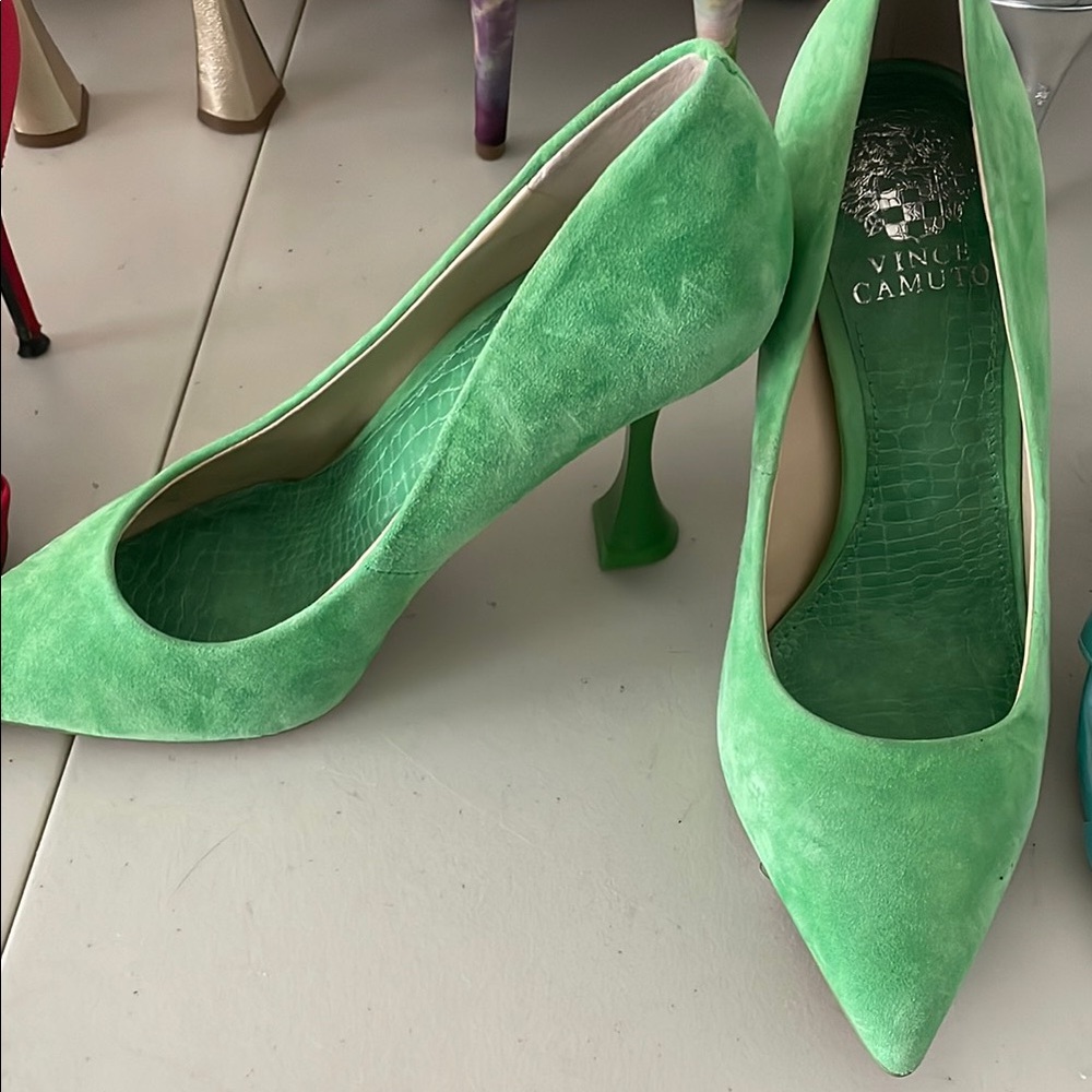 Vince Camuto Green Stiletto Heels Luxurious Suede